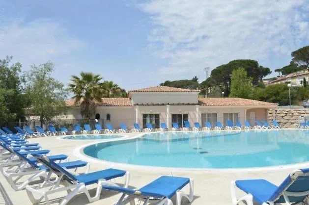 Sm320-81 Maxime Appt 3 Pieces Avec Jardin Et Parking Privatif Domaine Avec Piscine Sainte-Maxime