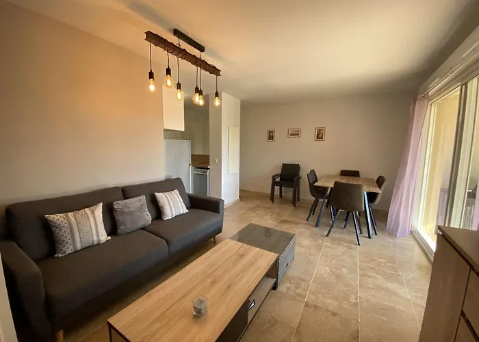 Sm320-81 Maxime Appt 3 Pieces Avec Jardin Et Parking Privatif Domaine Avec Piscine 생트막시메